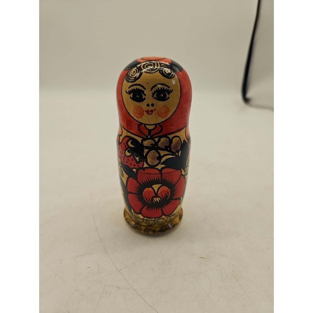 Nesting Dolls Russian‎ Matryoshka Dolls Set of Three Vintage